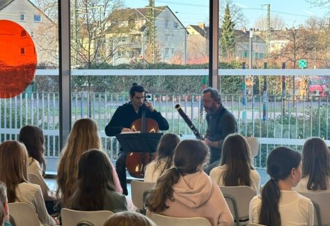 Musiker der Rheinischen Philharmonie zu Besuch